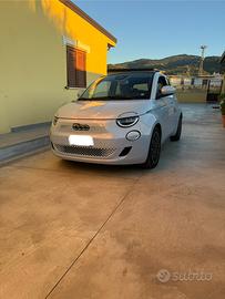 Fiat 500e La Prima