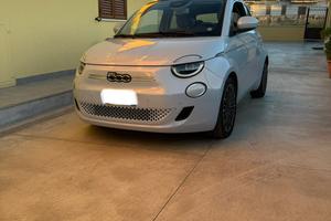 Fiat 500e La Prima