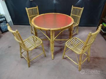 Tavolo in bamboo con piano girevole 