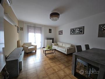 Appartamento arredato con garage e orto