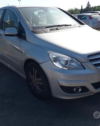 Ricambi Mercedes Classe B180 Benzina 2010