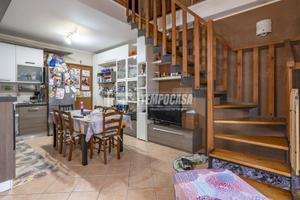 TRILOCALE CON BOX E CANTINA