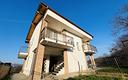 villa-libera-su-3-lati-di-recente-costruzione-