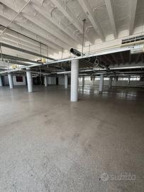 Immobile di 1000 m² con 5 locali a Casandrino