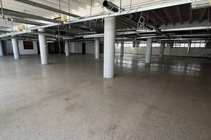 Immobile di 1000 m² con 5 locali a Casandrino