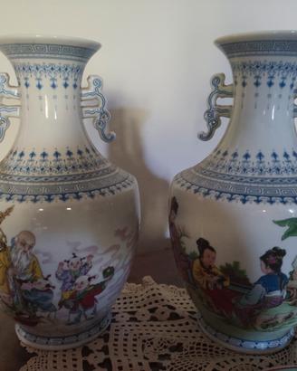 Coppia di Vasi Cinesi Vintage in Porcellana Policr