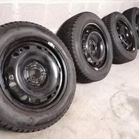 pneumatici 185 60 15 Pirelli inv+cerchi 6 x15 ET38