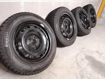 pneumatici 185 60 15 Pirelli inv+cerchi 6 x15 ET38