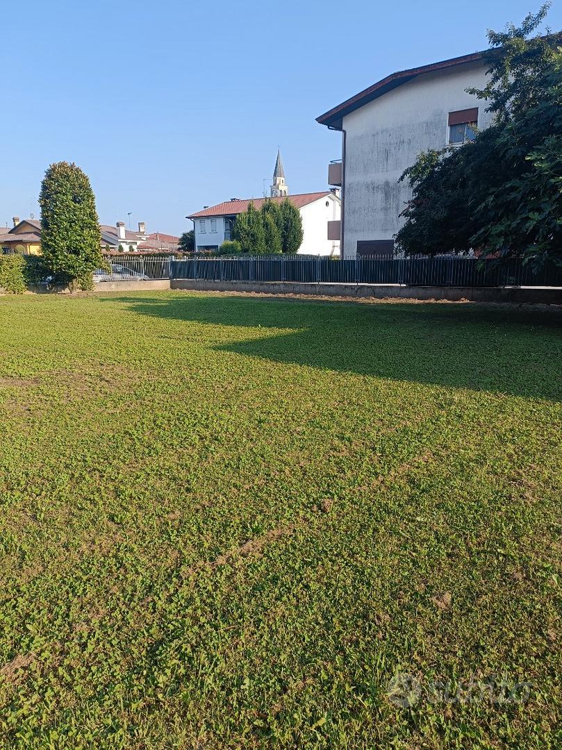 Terreno edificabile recintato - Vista 2