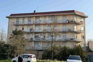 Immobile in asta di 83 m² con 3 locali e box auto 