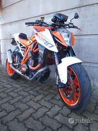 KTM 1290 Super Duke R ABS del 2014 compreso trapas