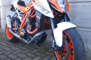 KTM 1290 Super Duke R ABS del 2014 compreso trapas