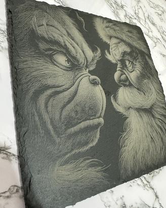 Tagliere ardesia inciso a laser grinch babbo natal