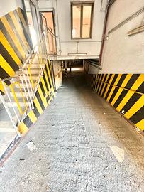 Garage mq 1100 - ad. corso di secondigliano