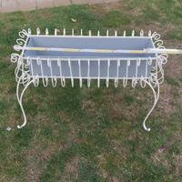 fioriera in ferro verniciato