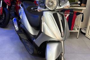 Piaggio Beverly Tourer 300