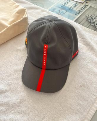 Cappellino e borsa in cotone Prada Luna Rossa
