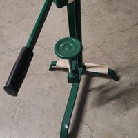 attrezzo per tappare le bottiglie