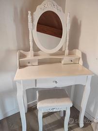 Toeletta con specchiera e sgabello