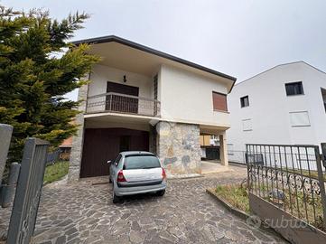 CASA INDIPENDENTE A ALBINO