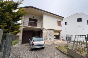 CASA INDIPENDENTE A ALBINO