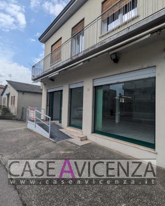 UFFICIO/ NEGOZIO IN CENTRO PAESE