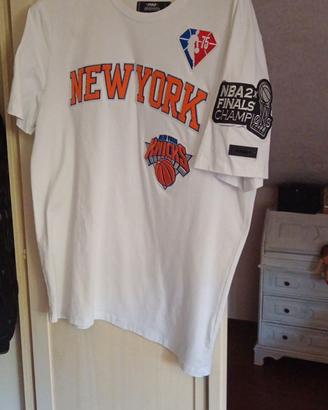 Knicks t shirt