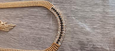collana più orecchini o bracciale