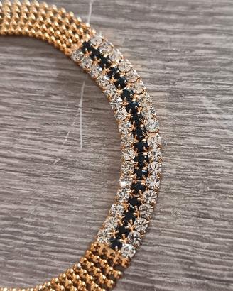 collana più orecchini o bracciale