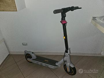 Ninebot KickScooter MAX G30LE II - Ottime Condizio