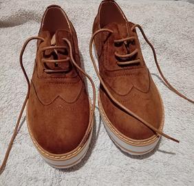 Mocassini stringati donna taglia 37.