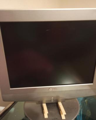 Monitor LCD con presa SCART