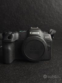 Canon EOS R8 mirrorless