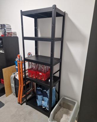 scaffale nero in metallo