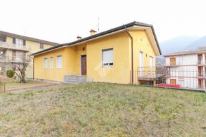 VILLA SINGOLA A VOBARNO