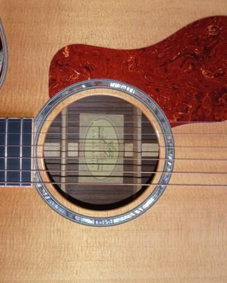 Chitarra acustica TAYLOR 810ce