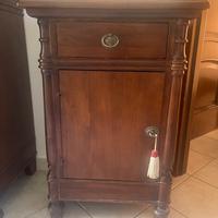 Comodini in arte povera