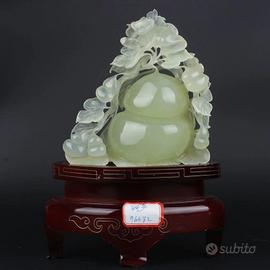 Scultura in giada Xiuyu naturale su base in paliss