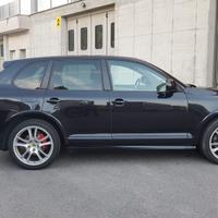 Porsche cayenne gts