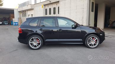 Porsche cayenne gts