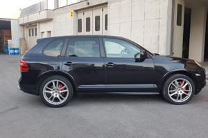 Porsche cayenne gts