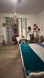 Camera ottimamente arredata