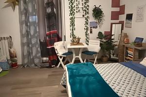 Camera ottimamente arredata