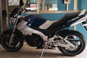  Suzuki GSR 600 