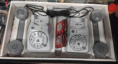 Telefoni giocattolo vintage intercomunicanti