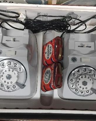 Telefoni giocattolo vintage intercomunicanti