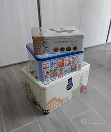 Set tre contenitori in latta (raffiguraz. Italia)