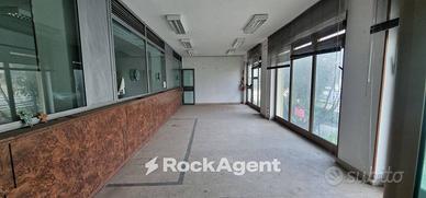 IMMOBILE DI AMPIA METRATURA USO COMMERCIALE CAT. D