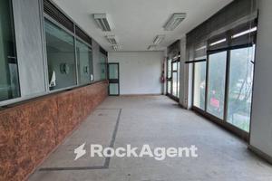 IMMOBILE DI AMPIA METRATURA USO COMMERCIALE CAT. D