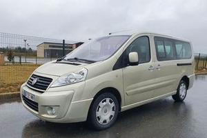 Veicolo/furgoncino 4/5 posti vetrato